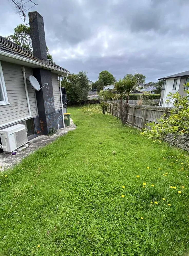 Expert lawn mowing service experts serving Chicago, IL - Crestline Lawn Services