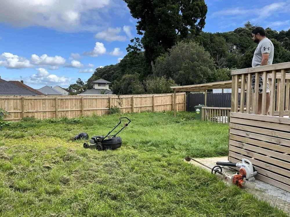 Top-rated yard maintenance in Chicago, IL by Crestline Lawn Services