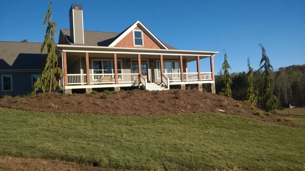 Professional lawn care service experts serving Gainesville, GA - Crew Cuts