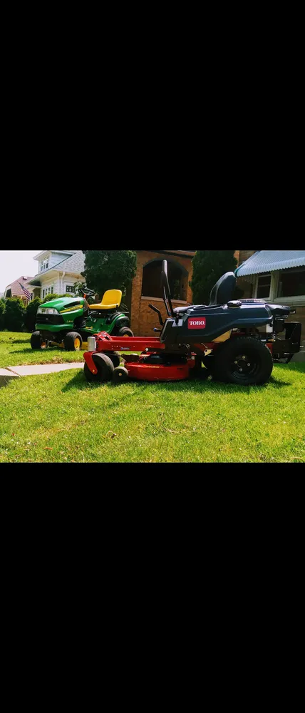 Reliable lawn care service in West Milwaukee, WI - Crew Cutters