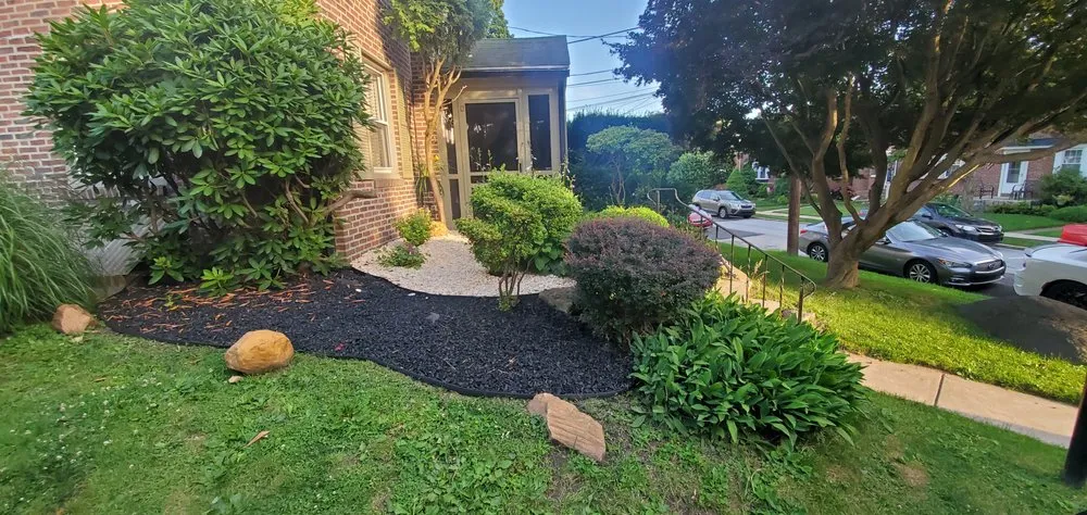 Expert lawn care service experts serving Narberth, PA - Crew Lawn Care