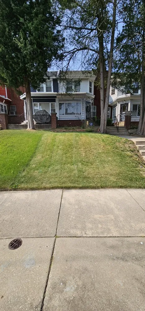 Reliable lawn mowing service in Narberth, PA - Crew Lawn Care