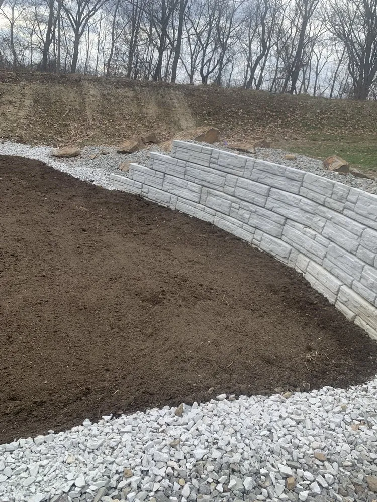 Custom yard maintenance experts serving Sturgeon, PA - Crewl's Landscaping