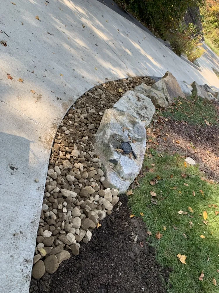 Reliable yard maintenance in Sturgeon, PA by Crewl's Landscaping