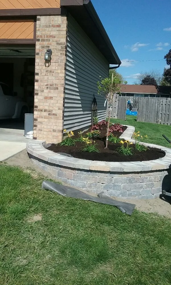 Affordable yard maintenance in Mount Morris, MI - Crews Lawn Care & Landscaping