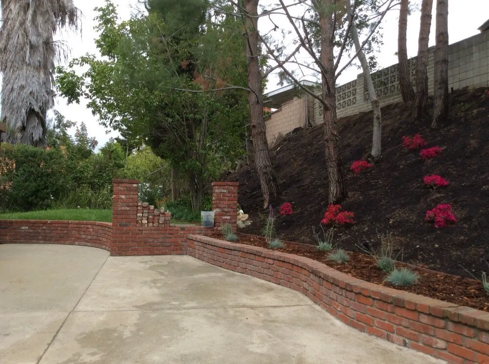 Custom lawn mowing service with custom design in Fullerton, CA by CRI Landscapes