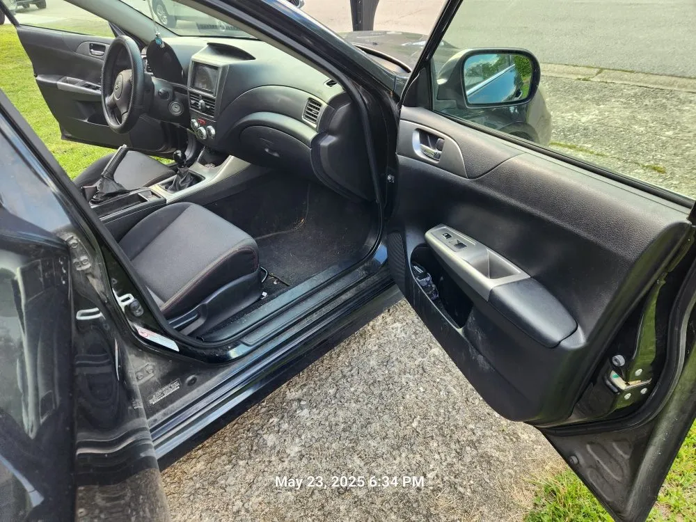 Professional lawn mowing service experts serving New Albany, IN - Cribs And Chrome Cleaning