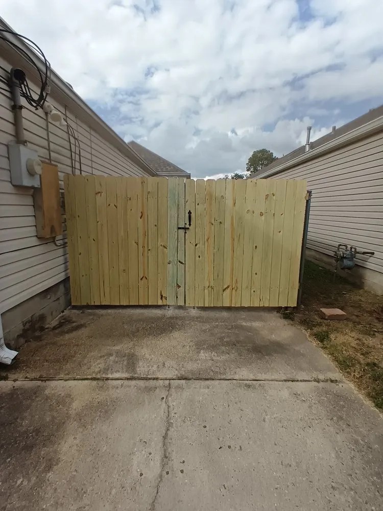 Professional lawn mowing service in Terrytown, LA - Cricket Lawn Care Services