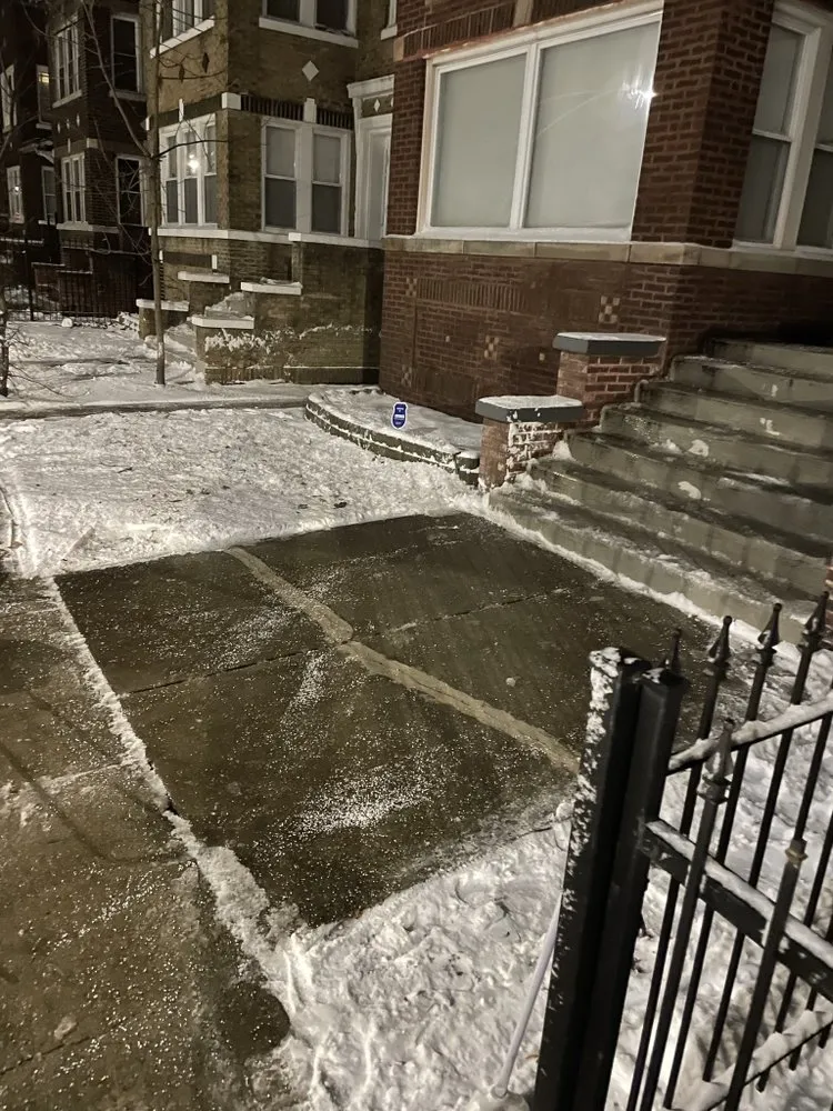 Affordable yard maintenance in Maywood, IL - Crily's Earth Services