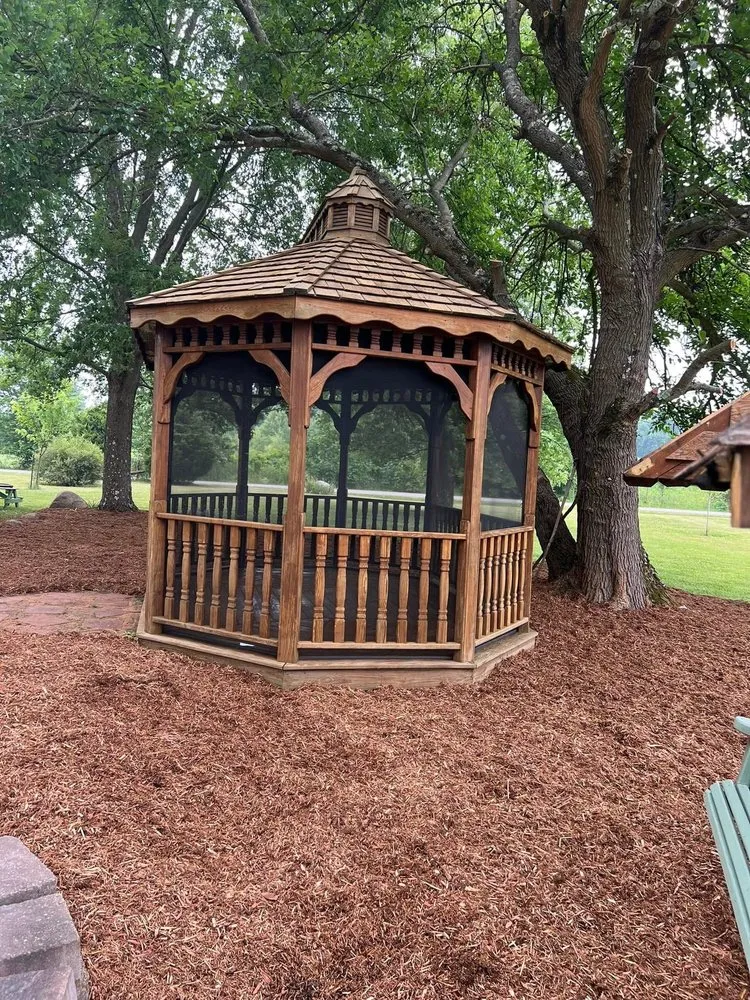 Professional yard maintenance in Franklin, IN - Cris & Cris Landscaping