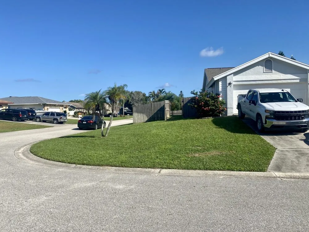 Reliable lawn care service for outdoor upgrades across Palmetto, FL - Crisp N Clean Lawn Care and Pressure Cleaning