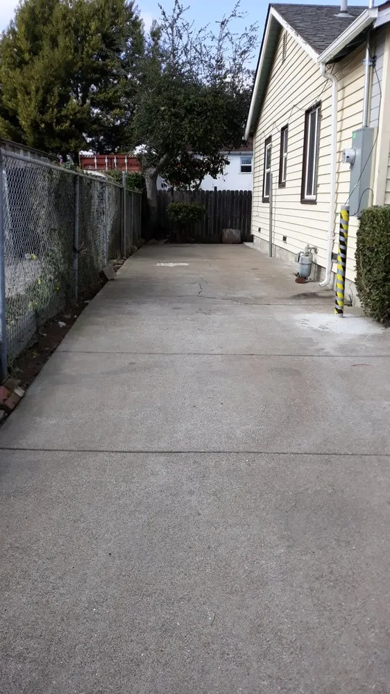 Top-rated lawn mowing service in Oakland, CA by Cristo Landscaping