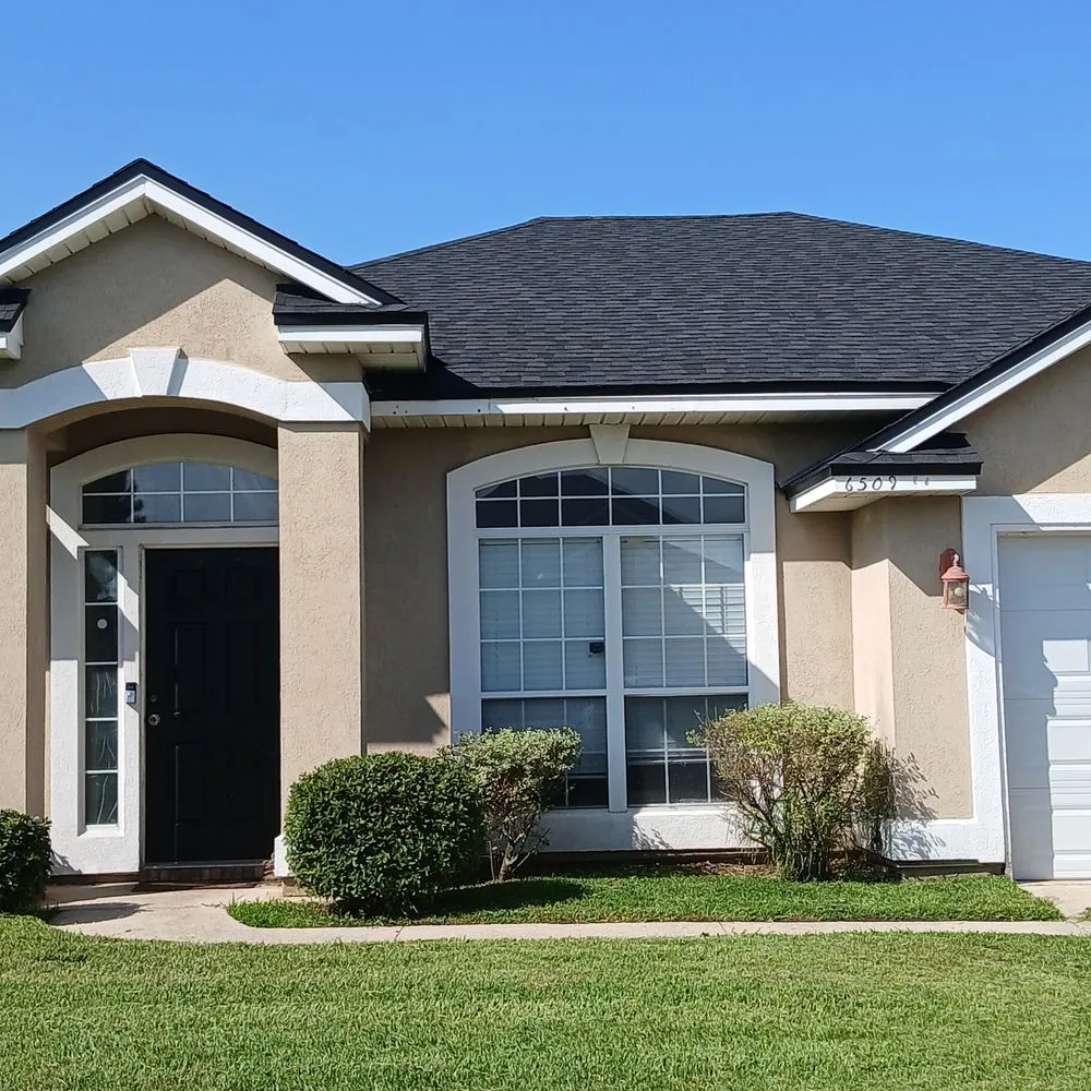 Expert lawn mowing service for beautiful yards across Orange Park, FL - Cristo Vive Lawn Service