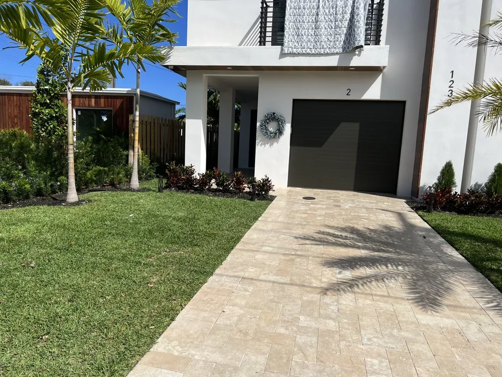 Expert lawn mowing service experts serving Fort Lauderdale, FL - Cristobal lawn service