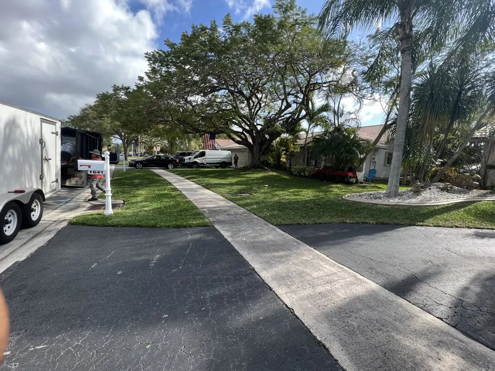 Expert yard maintenance in Fort Lauderdale, FL by Cristobal lawn service