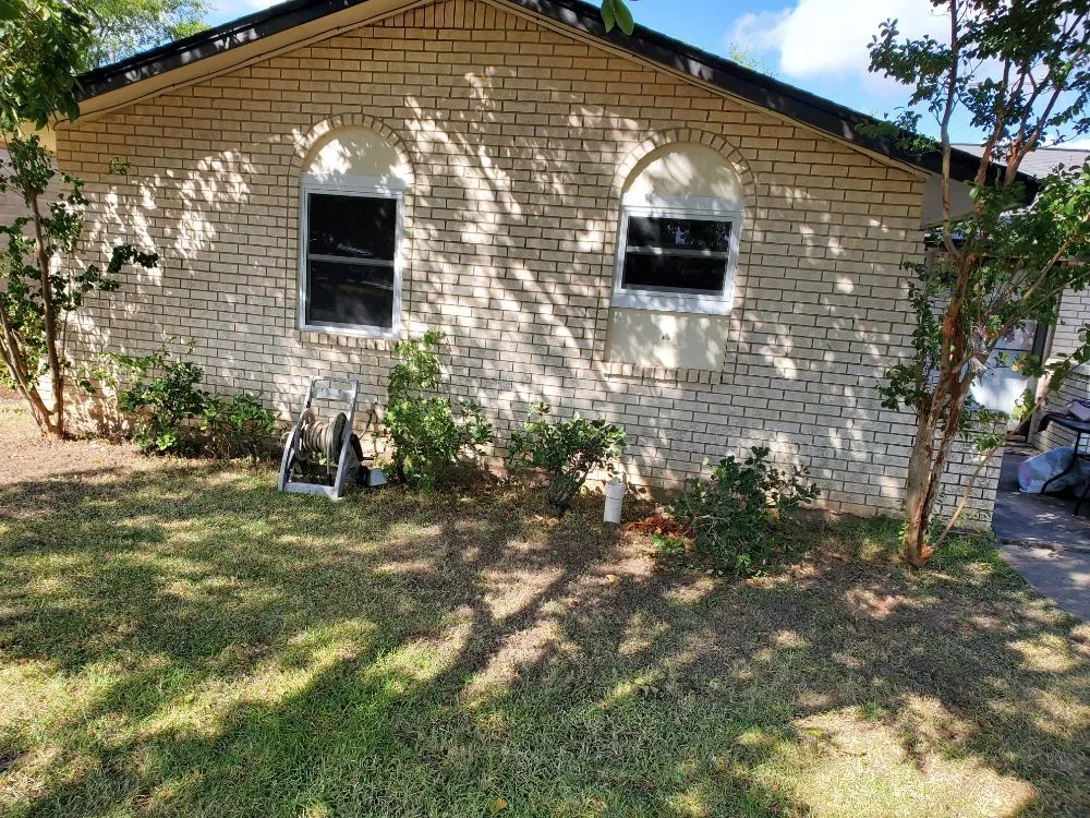 Top-rated yard maintenance in Taylor, TX by Critchfield Lawn Service