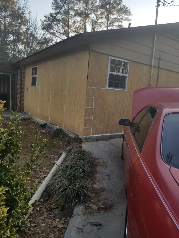 Affordable lawn care service for beautiful yards in Gadsden, AL by Crj Painting Service