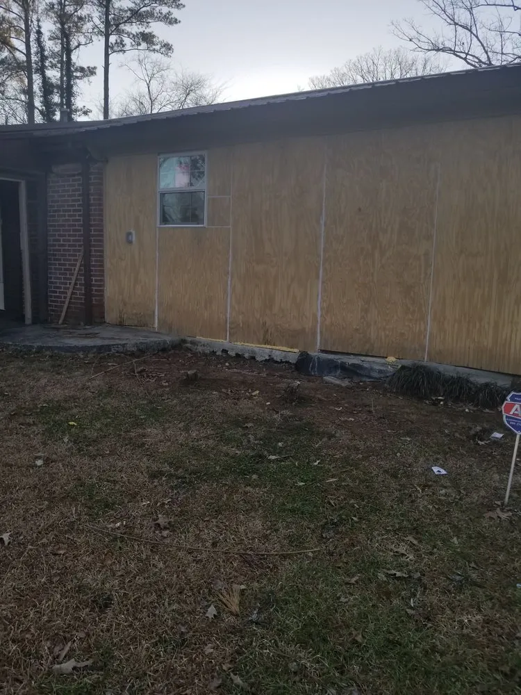 Top-rated yard cleanup service for residential properties in Gadsden, AL by Crj Painting Service