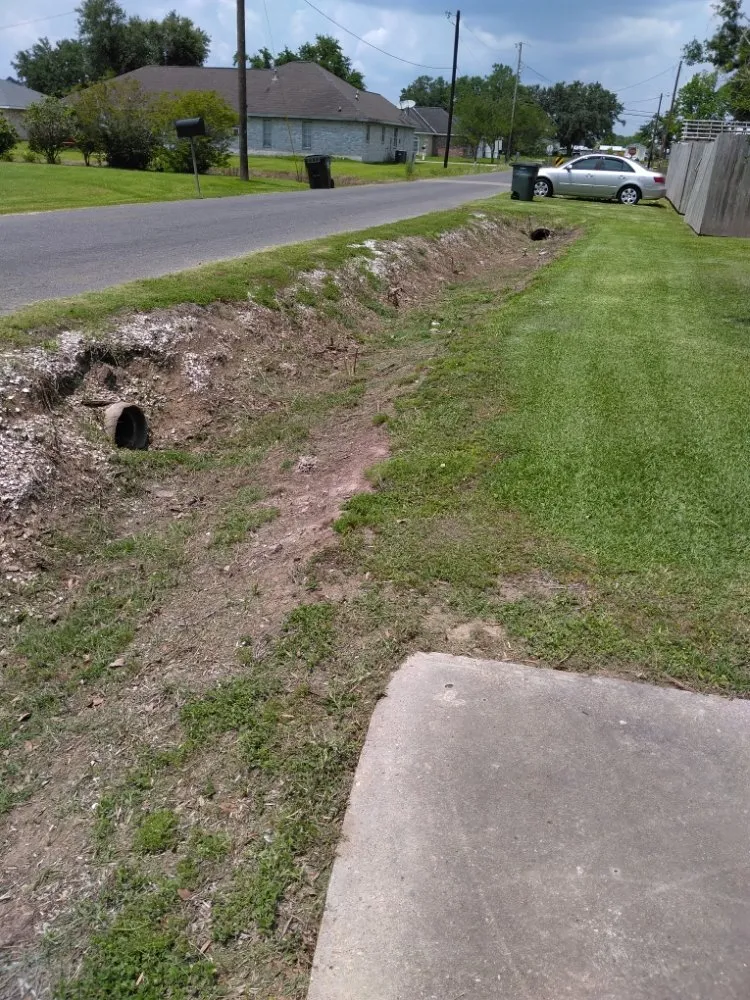 Top-rated residential landscaping experts serving Houma, LA - CROD'S Lawn Care & Maintenance