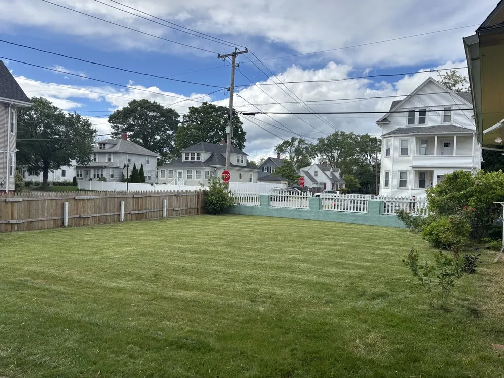Local lawn care service experts serving Cranston, RI - Crofwell Landscaping
