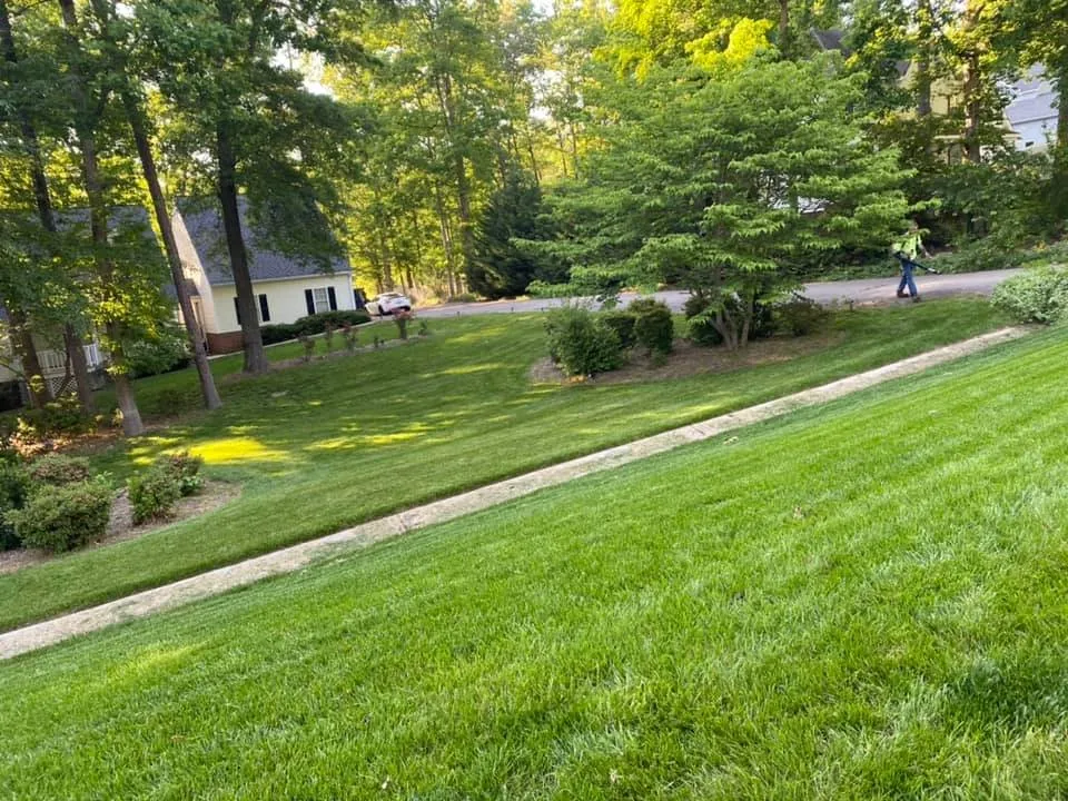 Local outdoor landscaping experts serving Hopewell, VA - Crone's Lawn Service