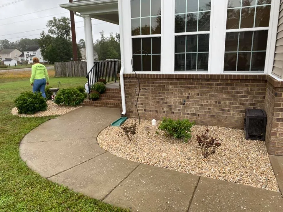 Expert yard cleanup service in Hopewell, VA by Crone's Lawn Service