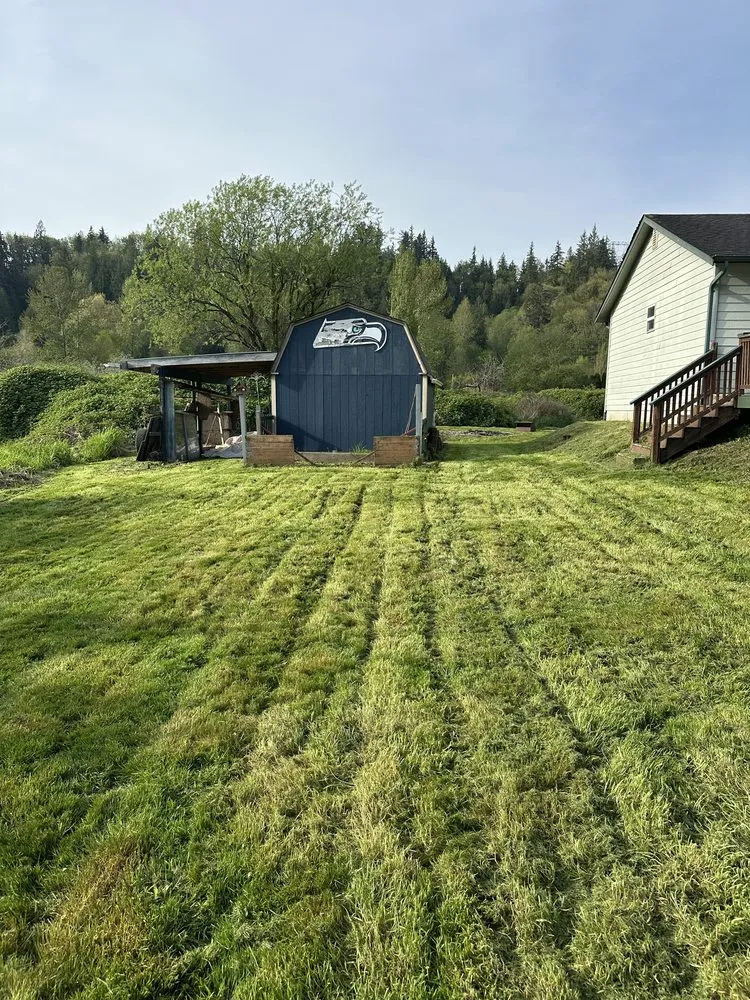 Affordable landscape design for year-round maintenance in Woodinville, WA by Crosby & Co