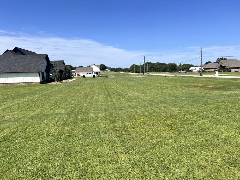 Top-rated garden landscaping in Greenwood, AR by Cross Cut