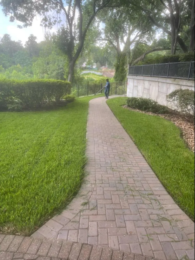 Reliable lawn mowing service experts serving Houston, TX - Cross States Landscape