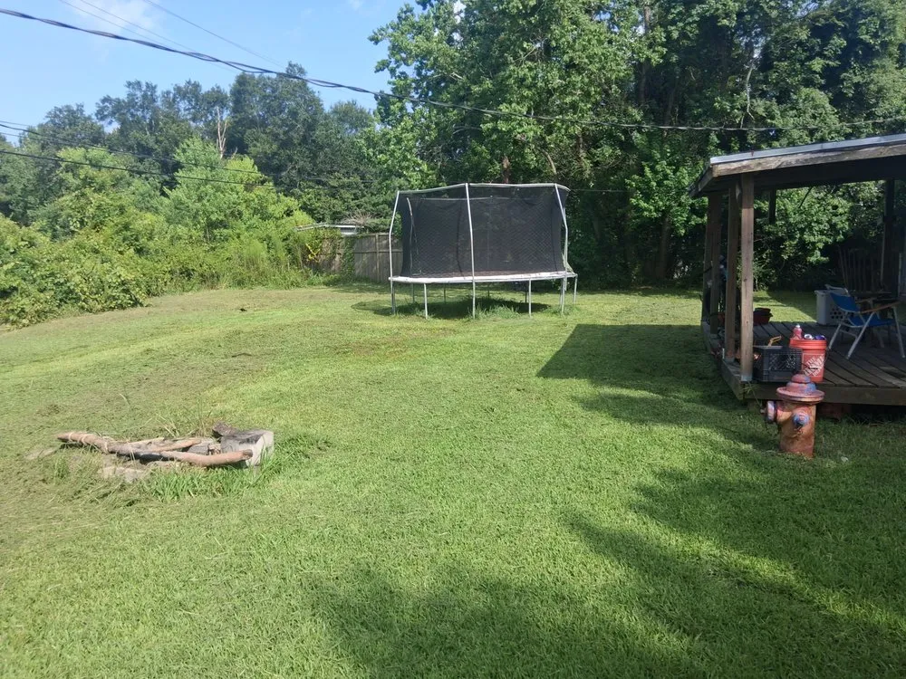 Professional yard maintenance experts serving Orange, TX - Crosson's Lawn Care