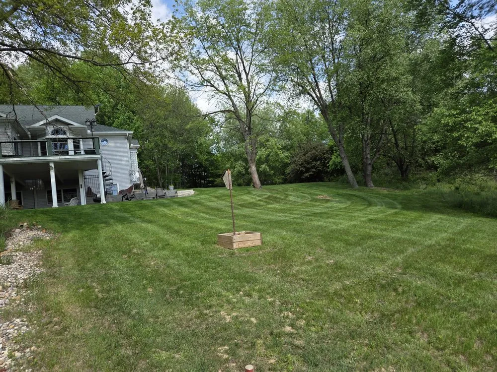 Professional outdoor landscaping experts serving Hastings, MI - Crouch's Cutting