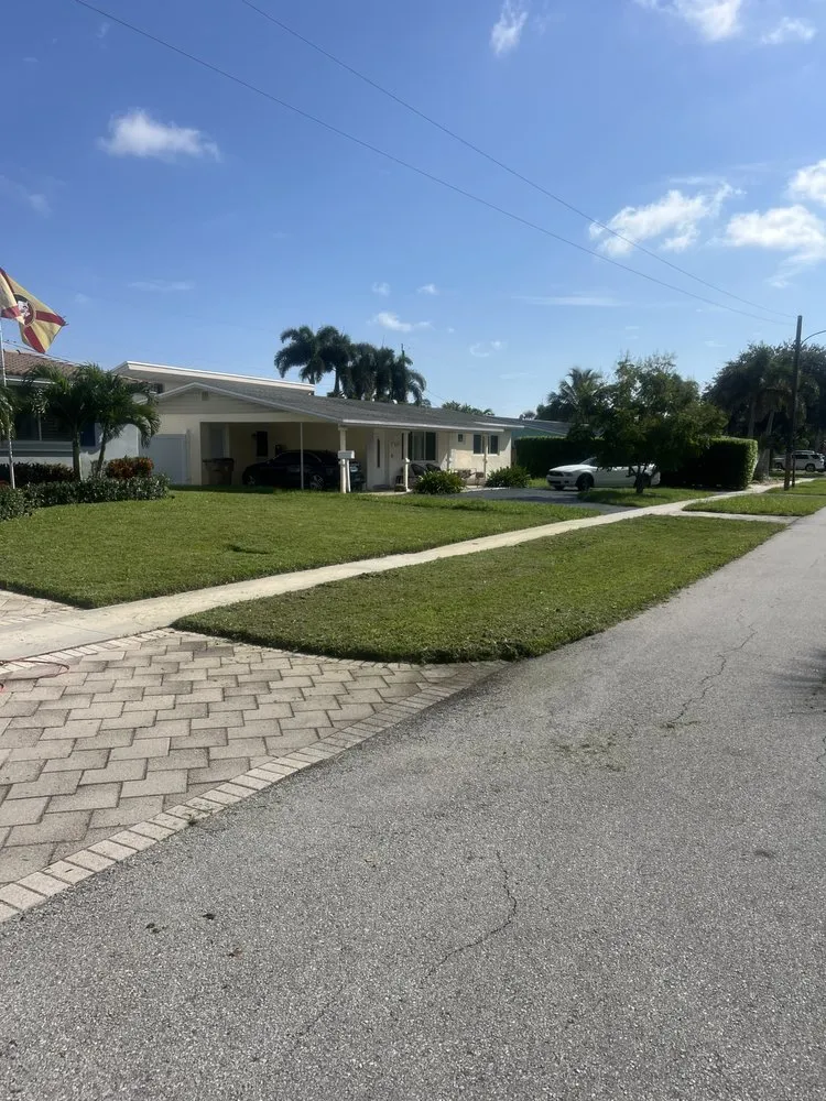 Top-rated residential landscaping for beautiful yards in Coconut Creek, FL by Crouse lawn services