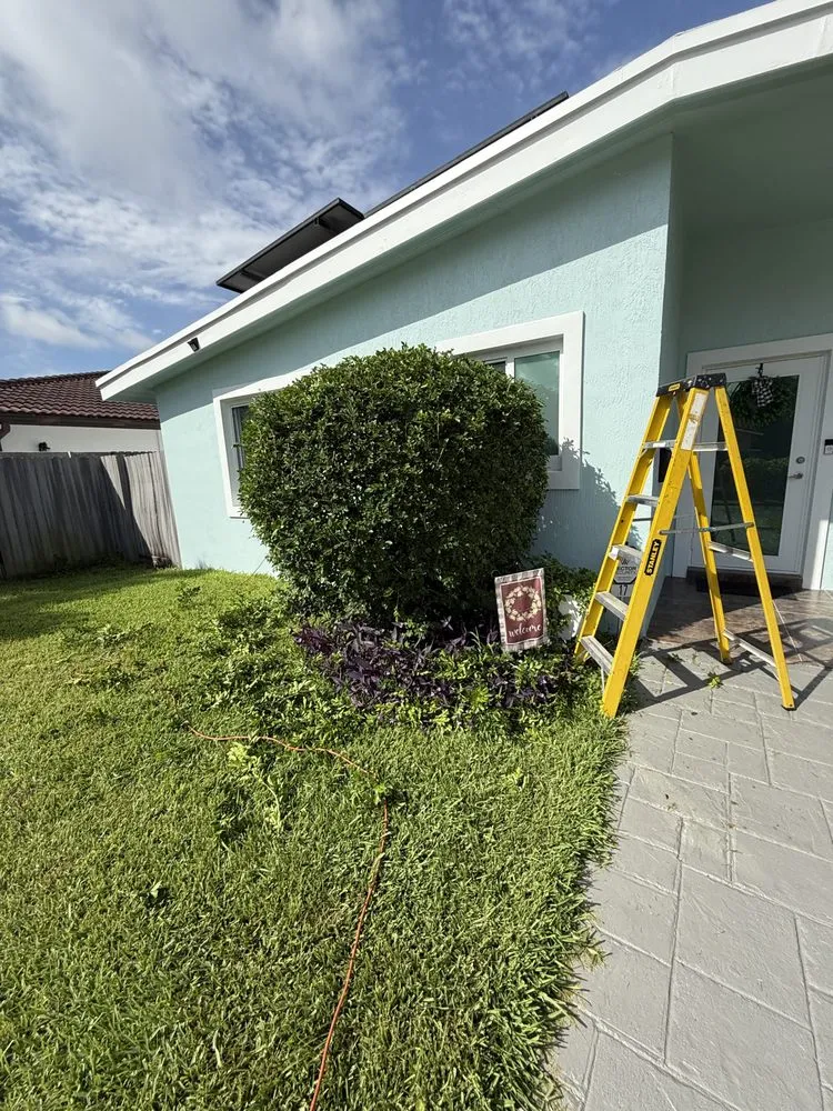 Expert garden landscaping for homes in Coconut Creek, FL by Crouse lawn services