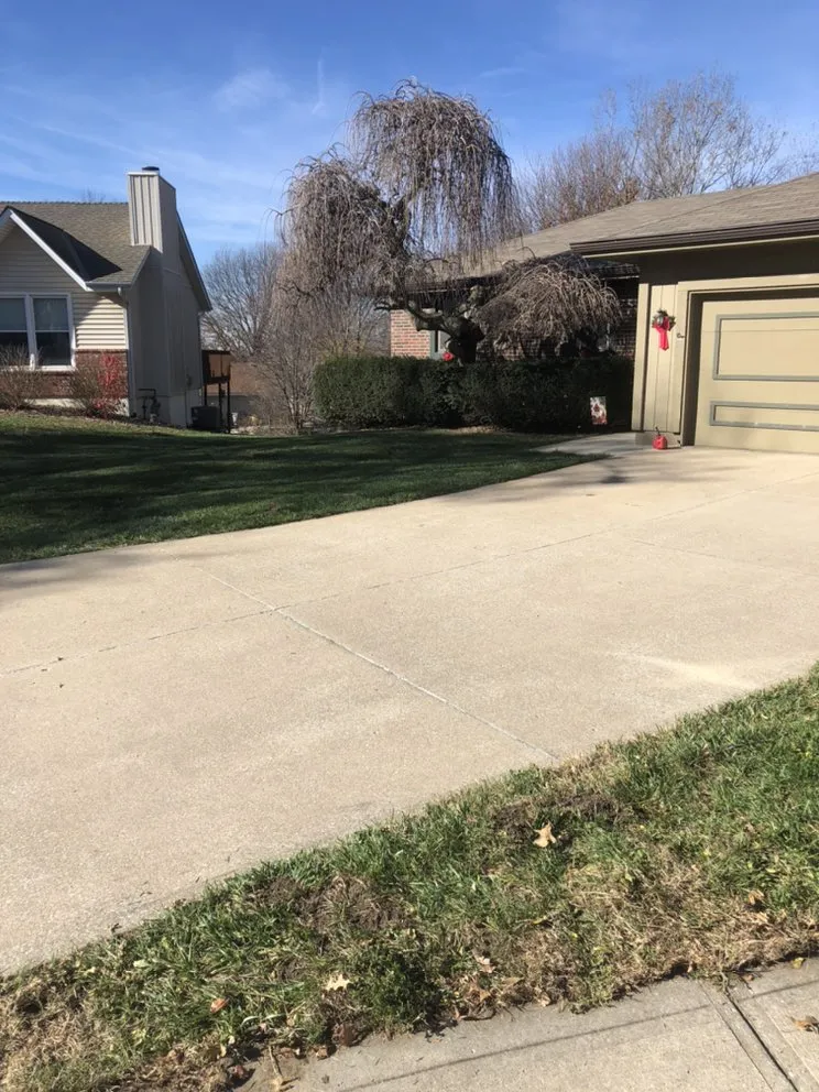 Affordable lawn care service in Blue Springs, MO by Crown Cuts Lawncare