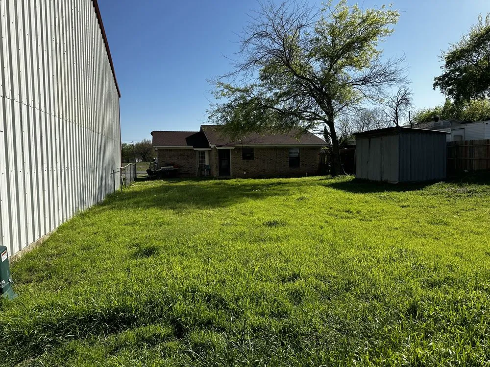 Affordable outdoor landscaping in Ponder, TX by Crown landscaping