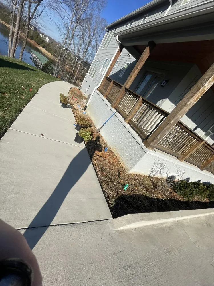 Affordable yard maintenance in Winchester, TN by Crown's Landscaping