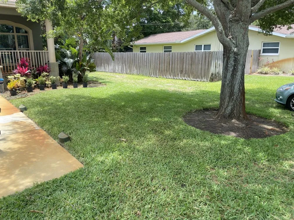 Affordable yard maintenance for homes across Lutz, FL - CRR Maintenance Services