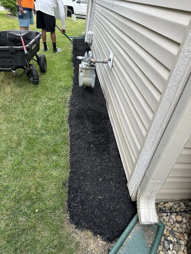 Custom residential landscaping experts serving Indianapolis, IN - Crutchfield Property Maintenance