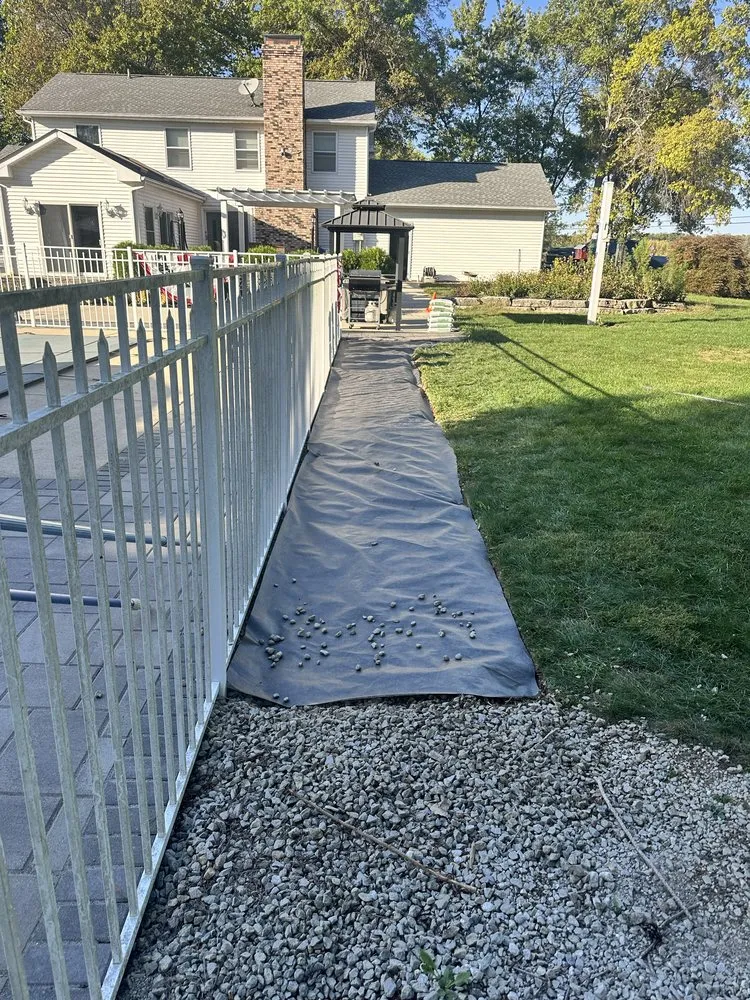 Reliable lawn care service in Columbus, OH by Cruz & Company