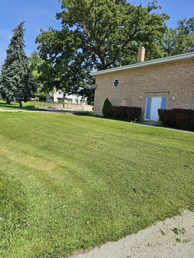 Reliable outdoor landscaping for year-round maintenance across South Milwaukee, WI - Cruz and Co