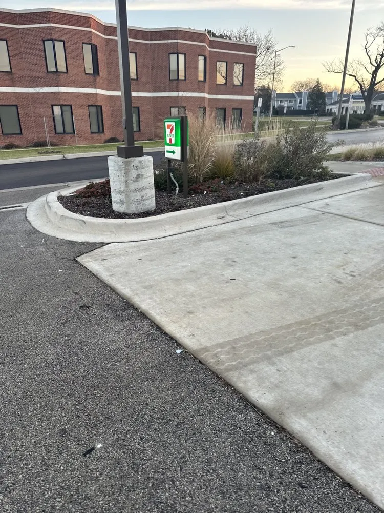 Reliable landscaping services in Waukegan, IL by Cruz Brothers Landscaping Services