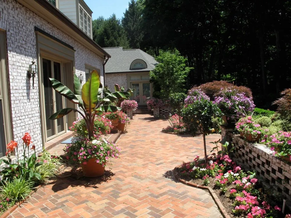 Reliable yard cleanup service in Huntington Station, NY - Cruz Canas Landscaping and Remodeling