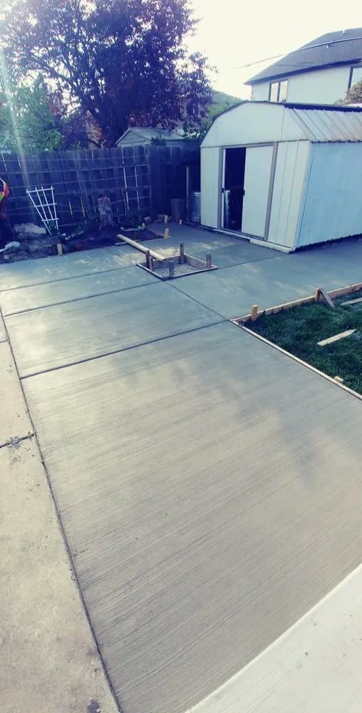 Local residential landscaping in Northlake, IL by Cruz Concrete