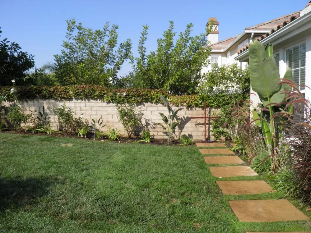Affordable garden landscaping in Northridge, CA - Cruz Construction & Landscape