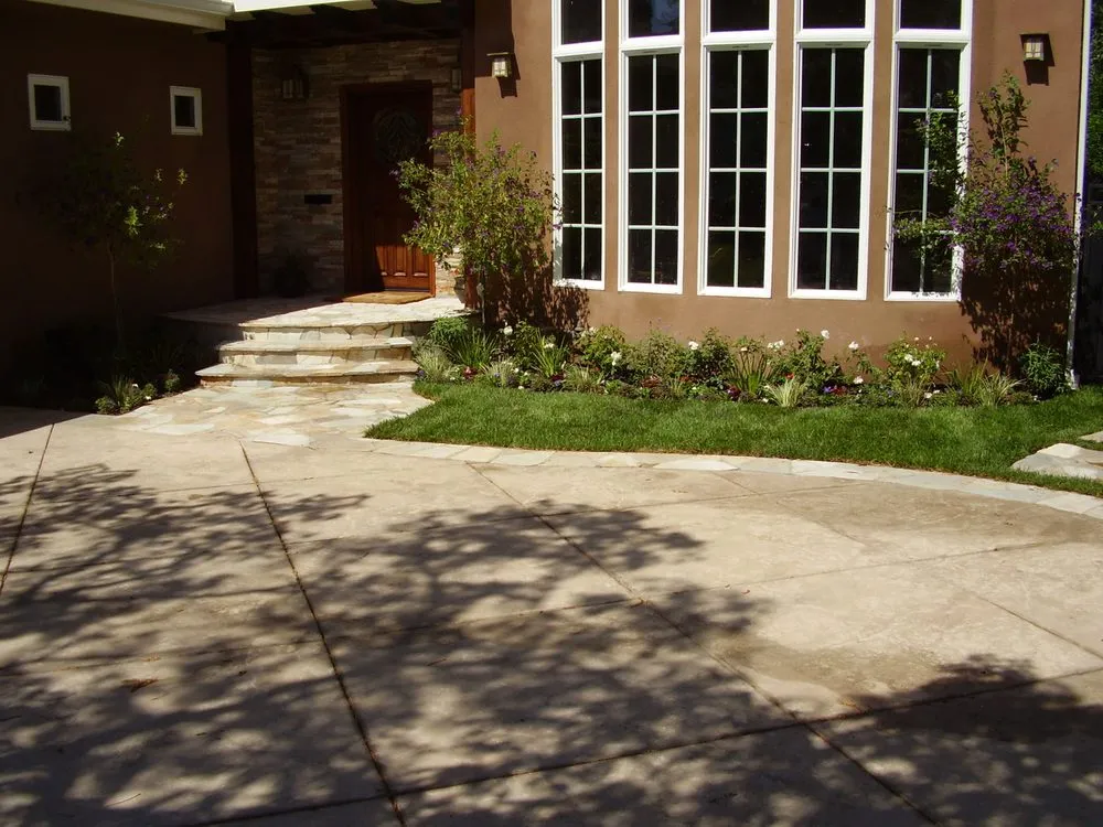 Custom yard maintenance for residential properties in Northridge, CA by Cruz Construction & Landscape