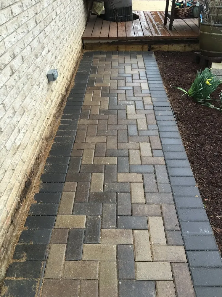 Professional garden landscaping in Arlington Heights, IL - Cruz Crew Lawn Service