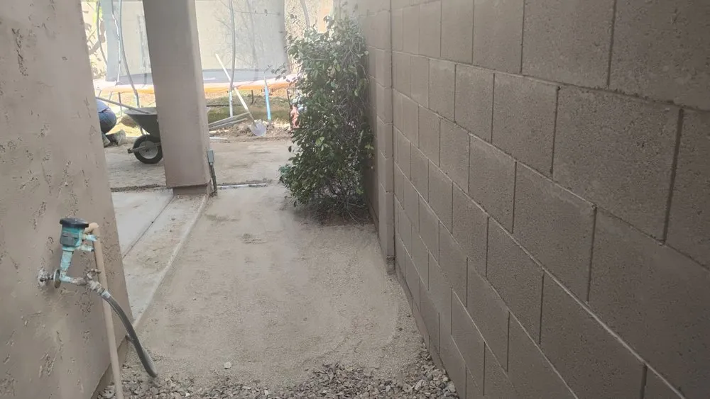 Professional yard cleanup service in Youngtown, AZ by Cruz Ladnscape