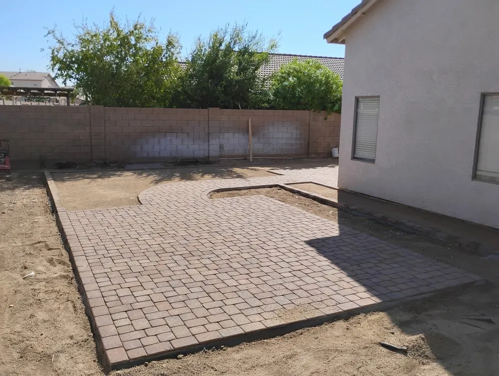 Reliable outdoor landscaping for year-round maintenance in Youngtown, AZ by Cruz Ladnscape