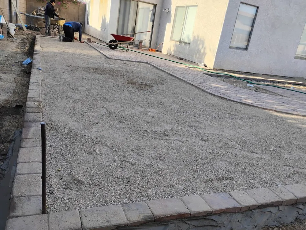 Reliable lawn care service in Youngtown, AZ by Cruz Ladnscape