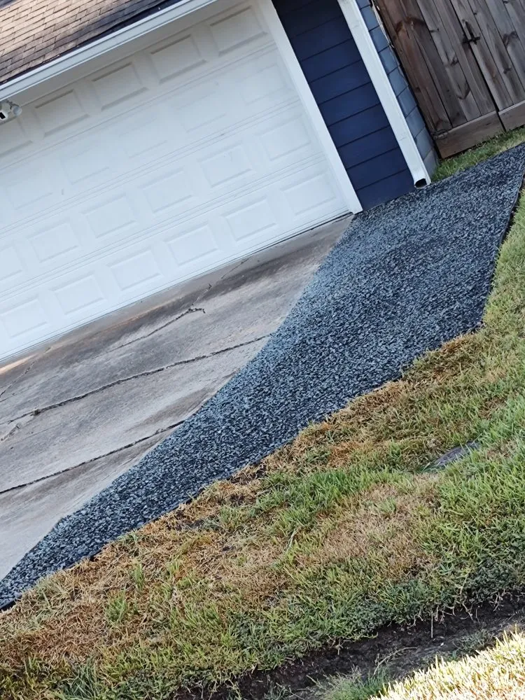 Affordable yard cleanup service in Houston, TX by Cruz Landscape And More